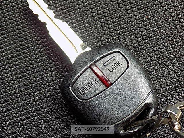 Mitsubishi I 2009-10 324014-5