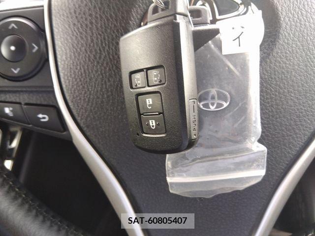 Toyota VOXY 2017-08 203429-16