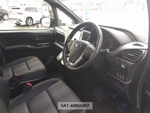 Toyota VOXY 2017-08 203429-17