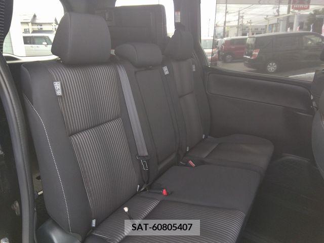 Toyota VOXY 2017-08 203429-19