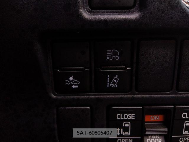 Toyota VOXY 2017-08 203429-10