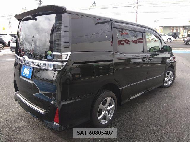 Toyota VOXY 2017-08 203429-1