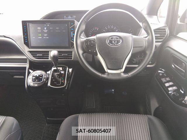 Toyota VOXY 2017-08 203429-3