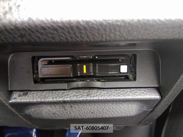 Toyota VOXY 2017-08 203429-12