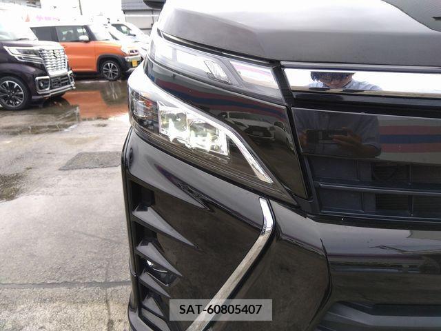 Toyota VOXY 2017-08 203429-26