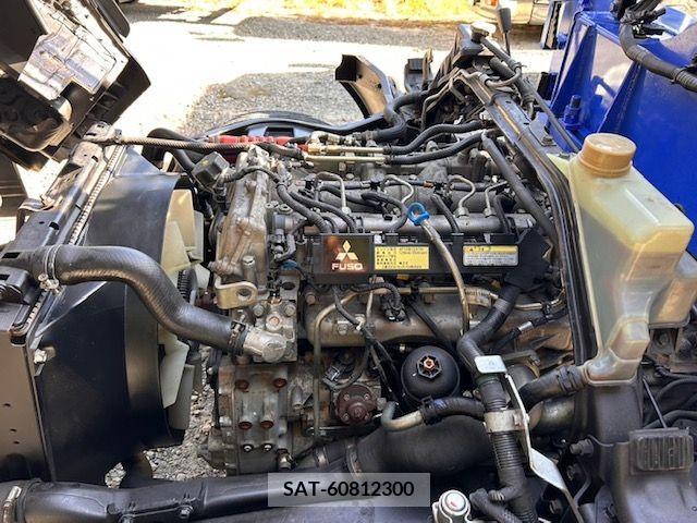 Mitsubishi CANTER 2017-04 214081-19