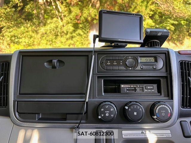Mitsubishi CANTER 2017-04 214081-10