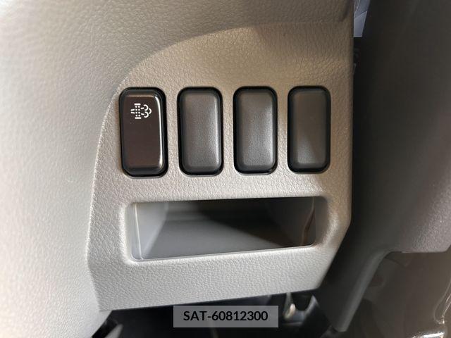Mitsubishi CANTER 2017-04 214081-14