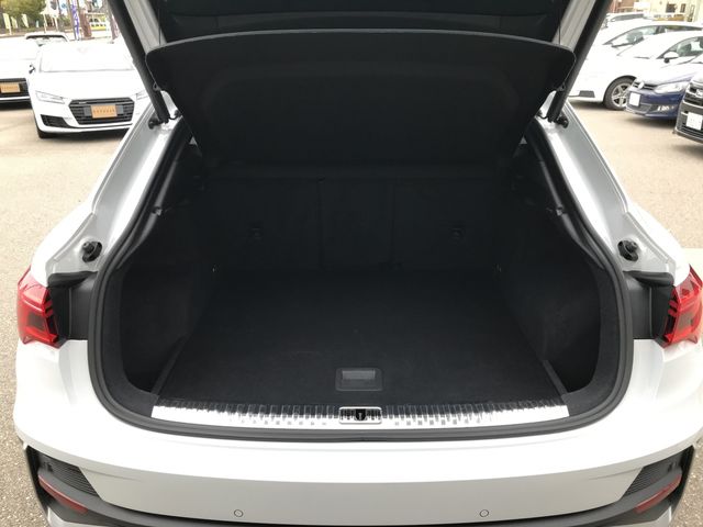 Audi Q3 2020-09 9469-17