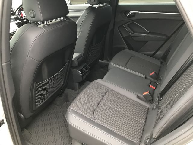 Audi Q3 2020-09 9469-15
