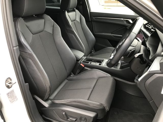 Audi Q3 2020-09 9469-10