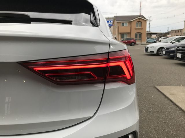 Audi Q3 2020-09 9469-26