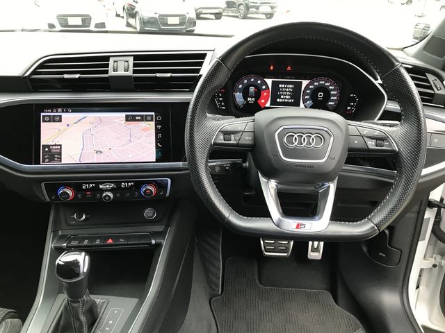Audi Q3 2020-09 9469-18