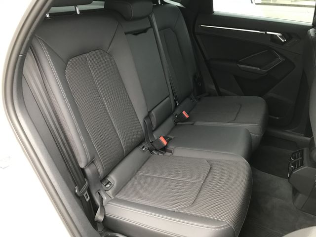 Audi Q3 2020-09 9469-14