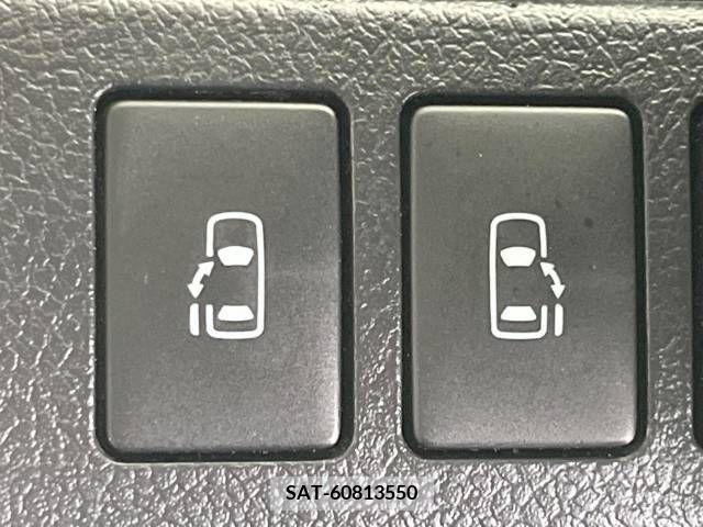 Toyota VOXY 2012-02 380599-3