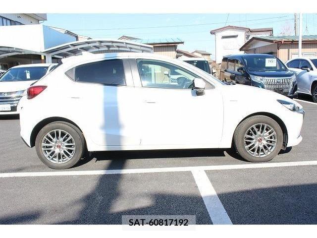 Mazda MAZDA2 2020-09 213787-6