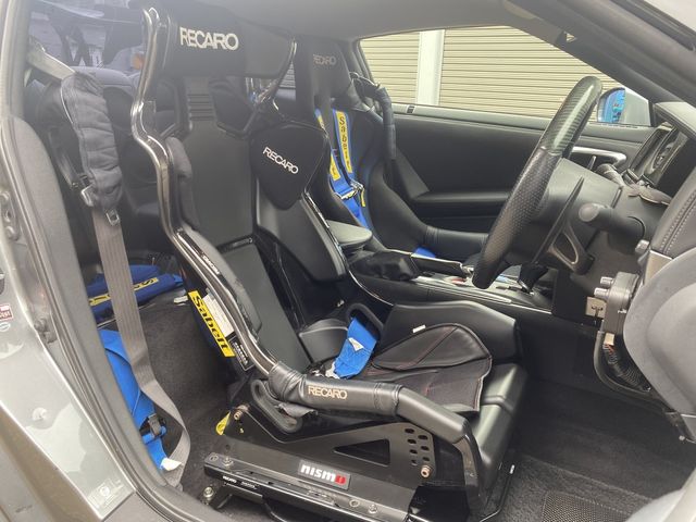 Nissan GT-R 2008-04 2282-16