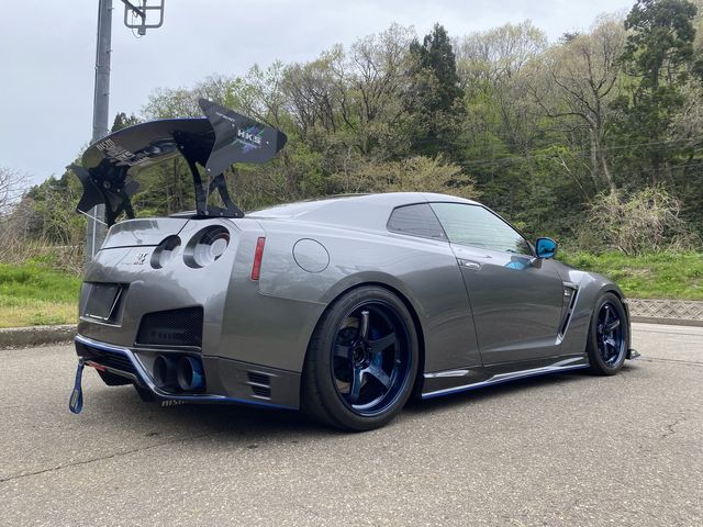 Nissan GT-R 2008-04 2282-8