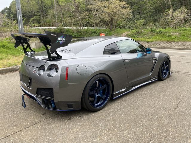 Nissan GT-R 2008-04 2282-7