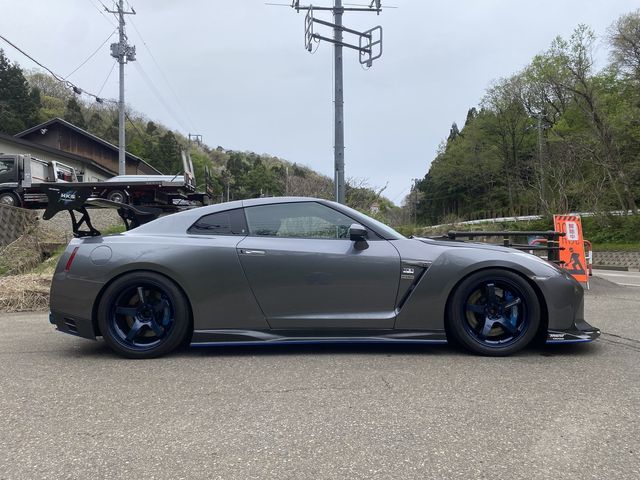 Nissan GT-R 2008-04 2282-6