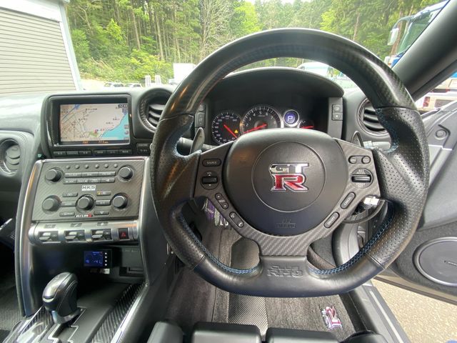 Nissan GT-R 2008-04 2282-18
