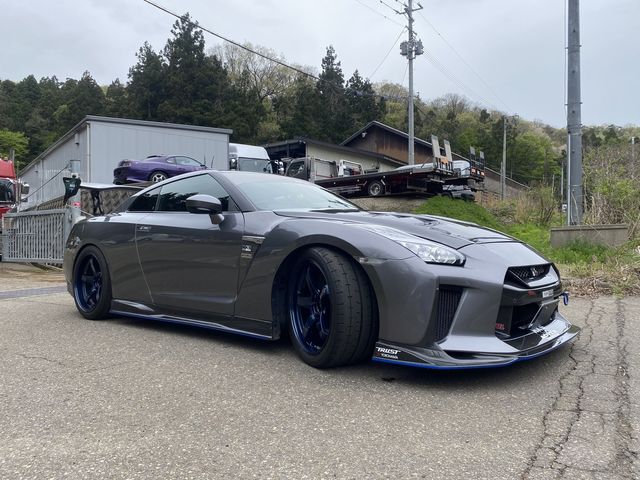 Nissan GT-R 2008-04 2282-5