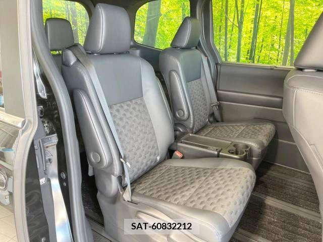 Toyota VOXY 2022-09 394954-9