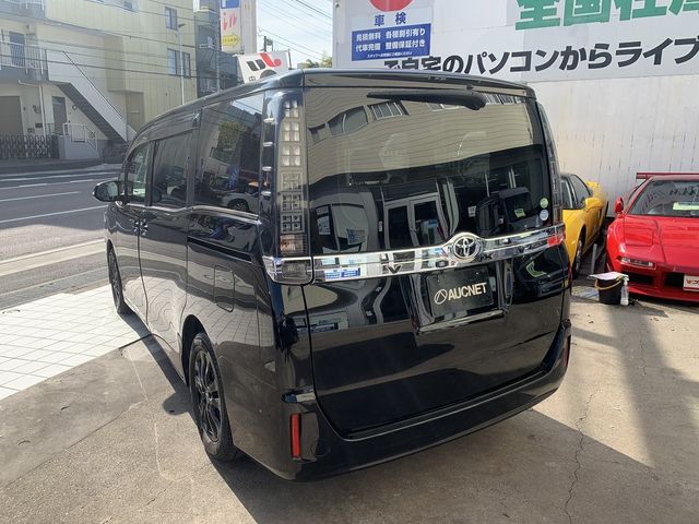 Toyota VOXY 2014-09 29243-3