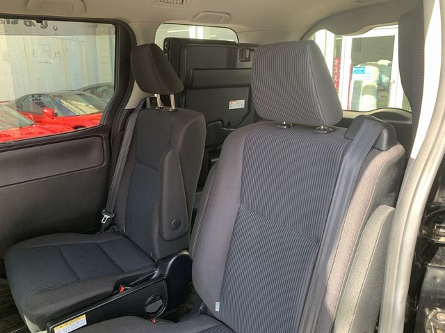 Toyota VOXY 2014-09 29243-6