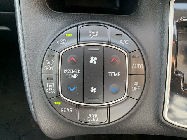 Toyota VOXY 2014-09 29243-8