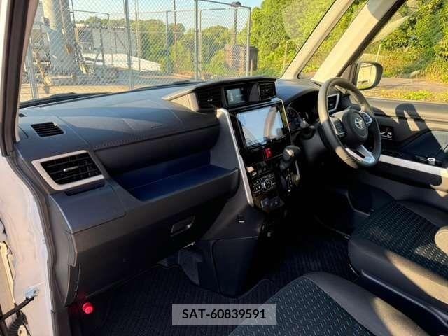 Toyota ROOMY 2022-06 384303-15