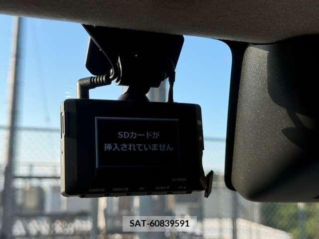 Toyota ROOMY 2022-06 384303-24