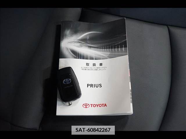 Toyota PRIUS 2018-03 366665-7