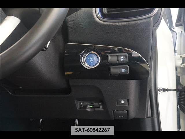 Toyota PRIUS 2018-03 366665-13