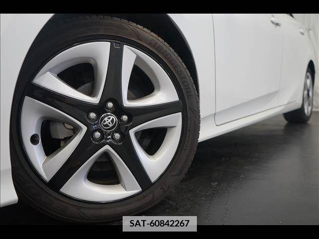 Toyota PRIUS 2018-03 366665-3