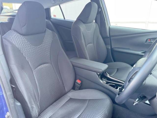 Toyota PRIUS 2018-04 5159-8