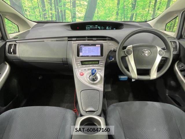 Toyota PRIUS 2012-01 322048-1