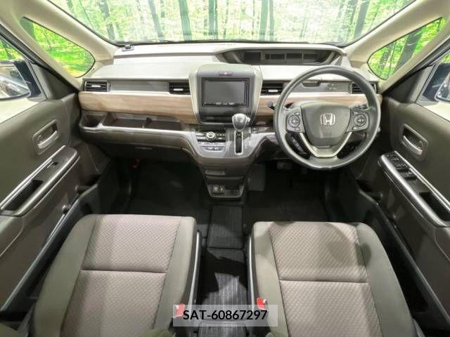 Honda FREED 2022-10 390986-1