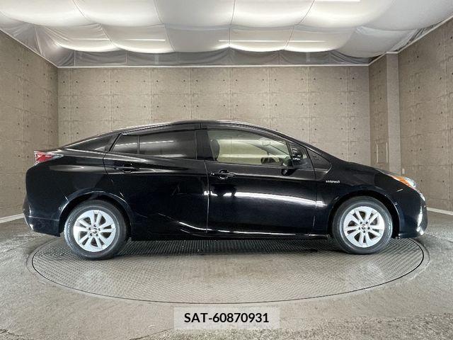 Toyota PRIUS 2018-08 224315-7