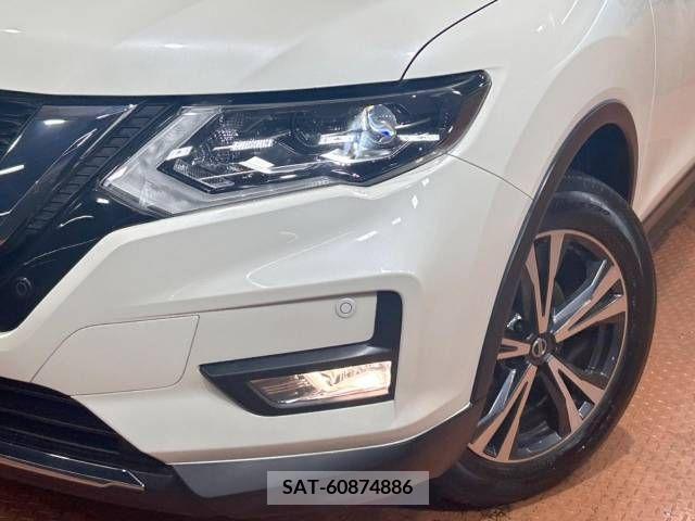 Nissan X-TRAIL 2017-07 335997-12