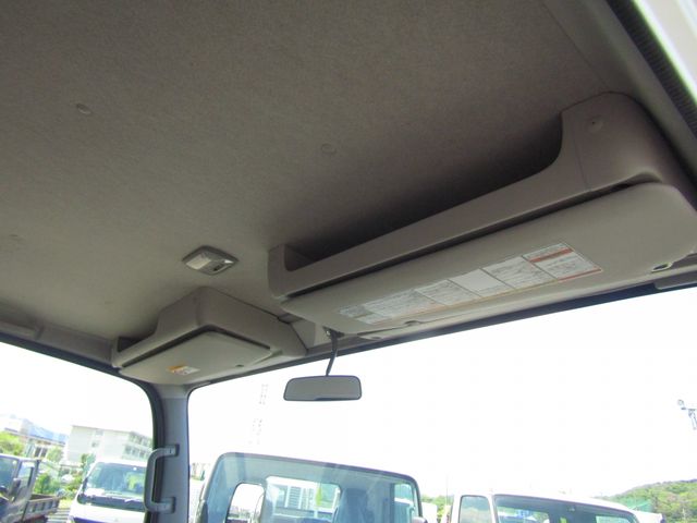 Mazda TITAN 2023-08 19935-28