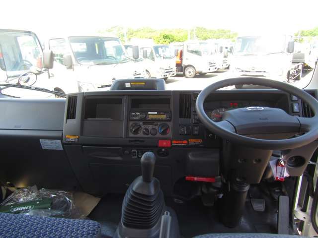 Mazda TITAN 2023-08 19935-16