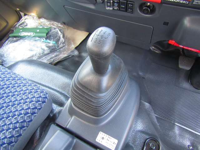 Mazda TITAN 2023-08 19935-19