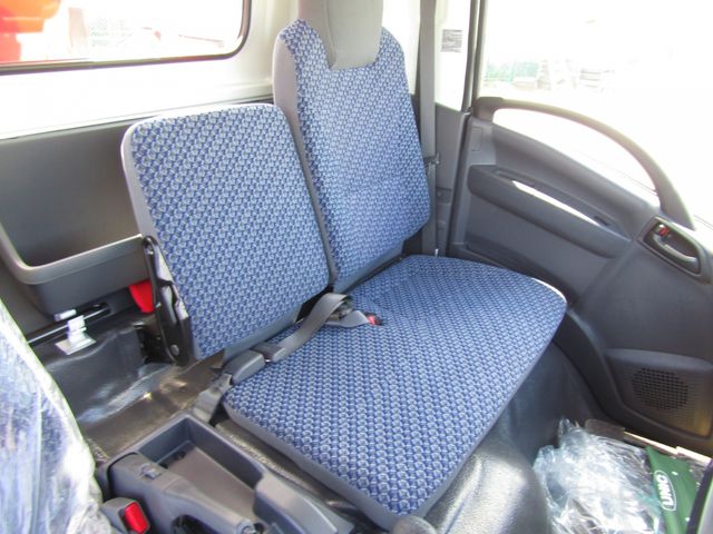 Mazda TITAN 2023-08 19935-29