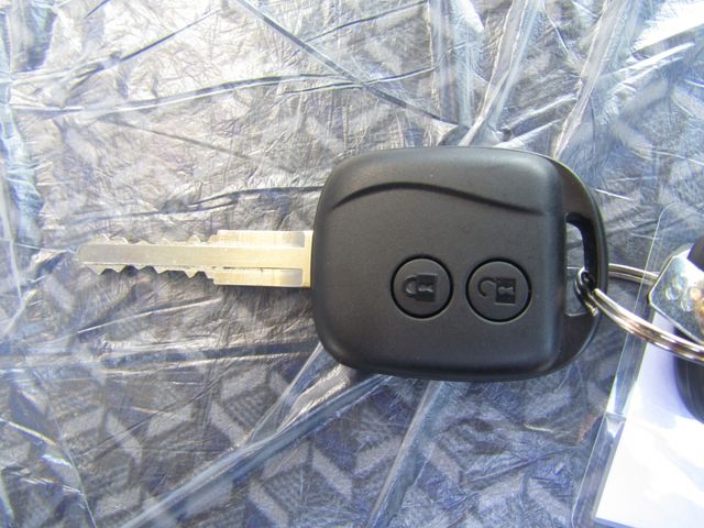 Mazda TITAN 2023-08 19935-27