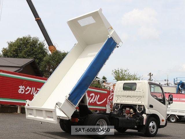 Hino DUTRO 2018-01 296681-1