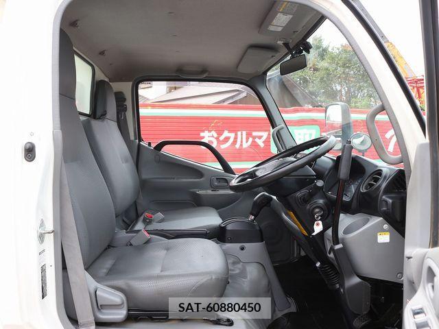 Hino DUTRO 2018-01 296681-19