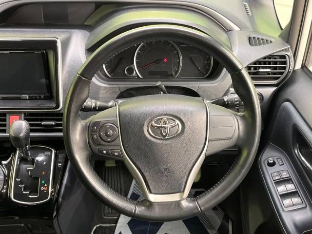 Toyota VOXY 2017-06 188960-11