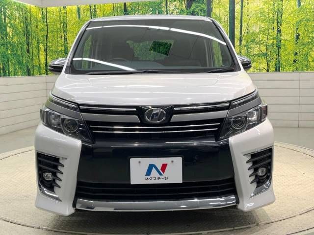 Toyota VOXY 2017-06 188960-14