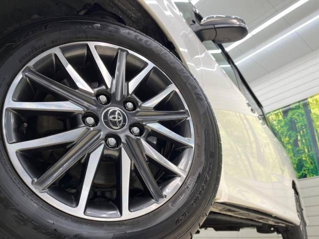 Toyota VOXY 2017-06 188960-13